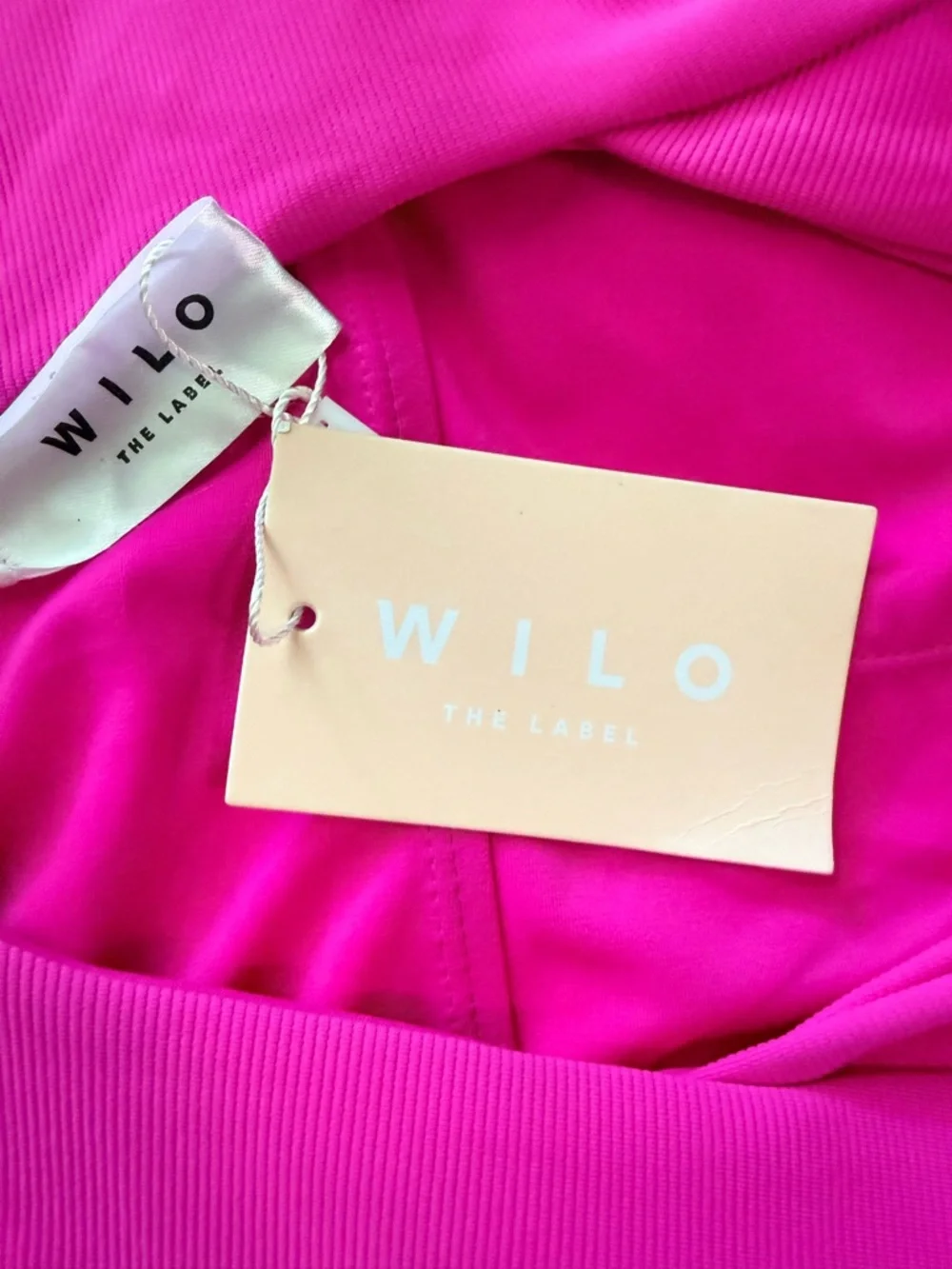 Wilo The Label Hot Pink One Piece Swimsuit V-Neck Crisscross Back Size Medium‎